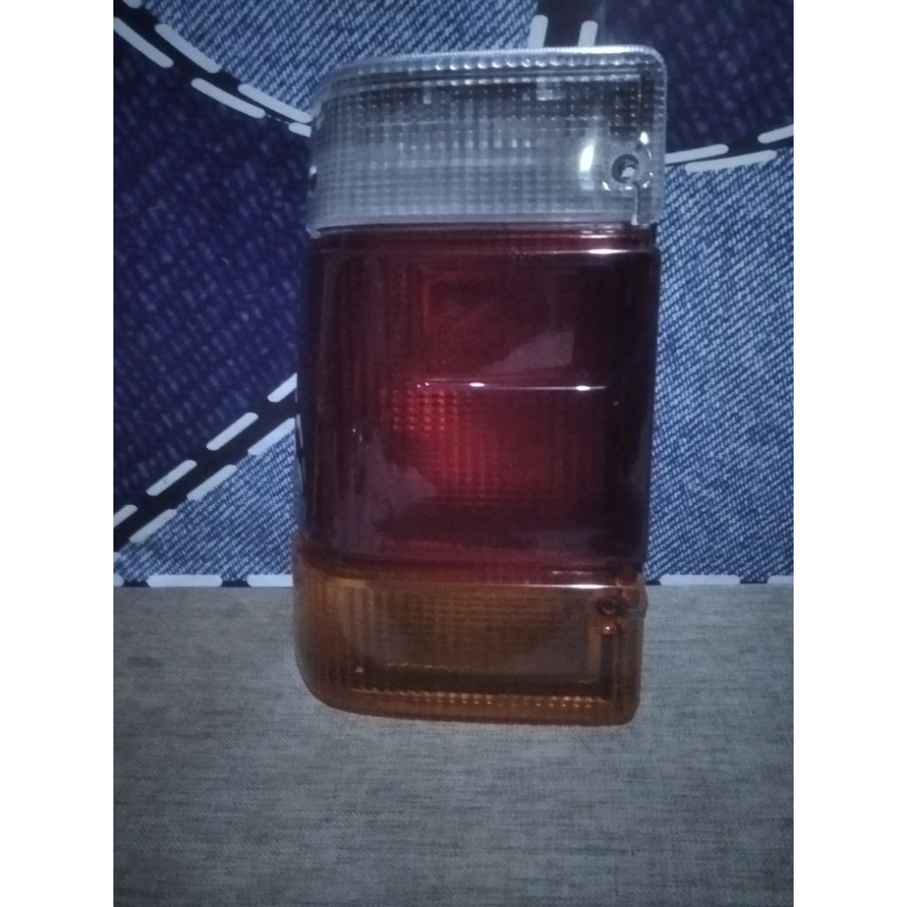 Stoplamp lampu belakang lampu rem Isuzu Panther kotak panther old