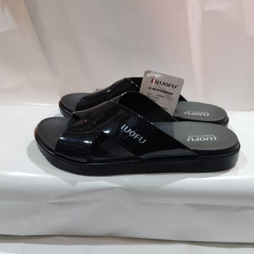 Sandal Wanita LUOFU Jelly Hitam – Sandal Santai Glossy Nyaman & Anti Slip
