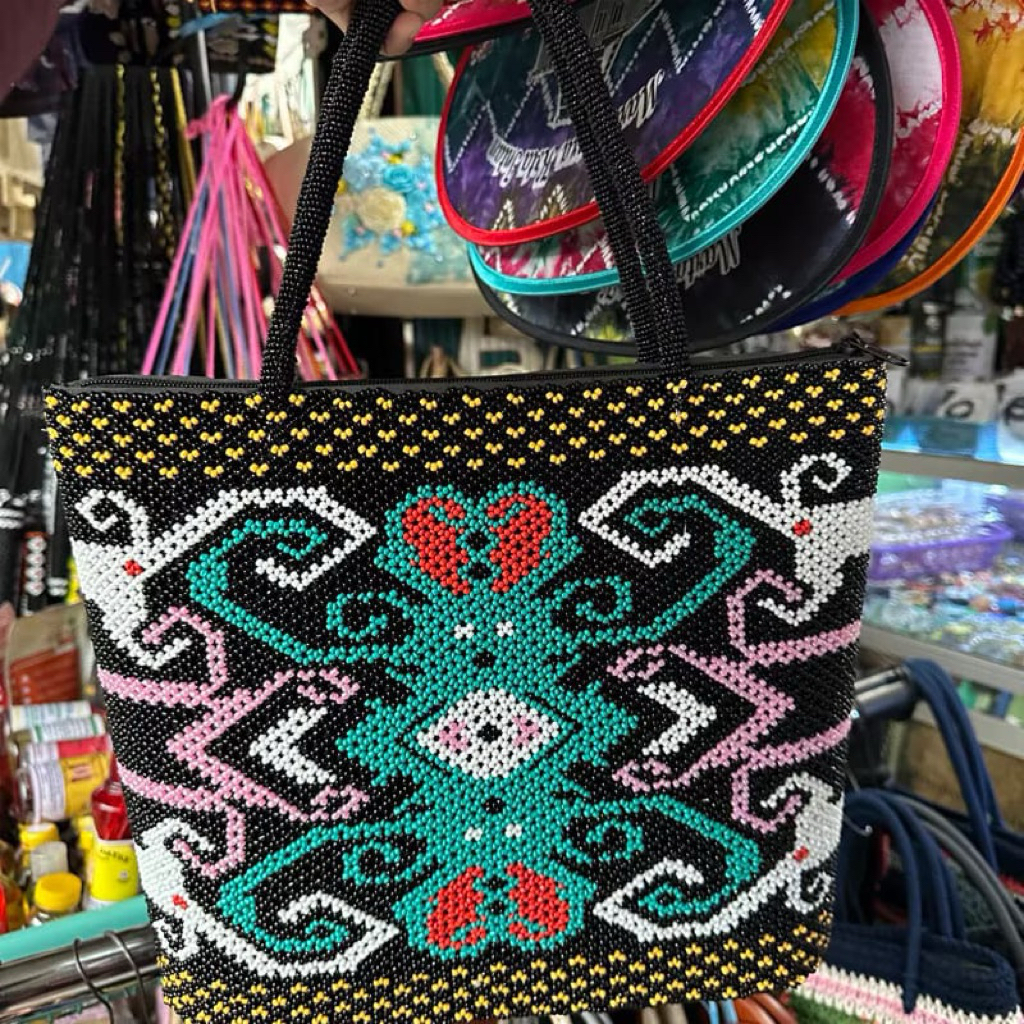 TAS MANIK MOTIF DAYAK