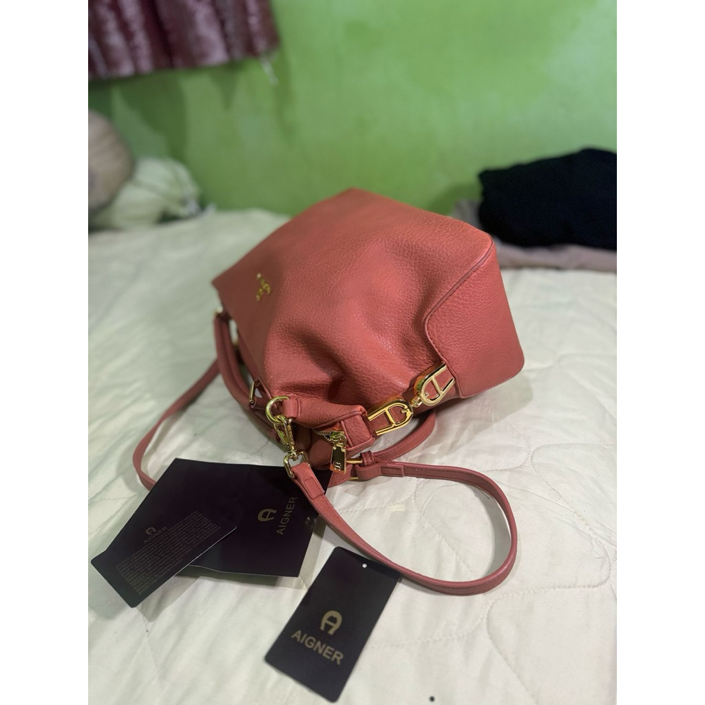 tas aigner wanita