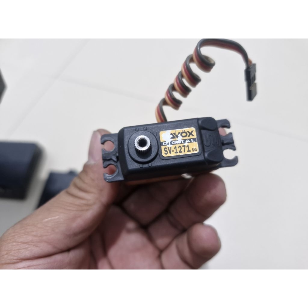 Servo Savox SV 1271SG