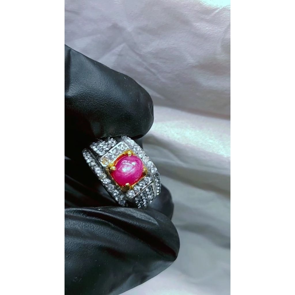 Ruby star motif fatwa