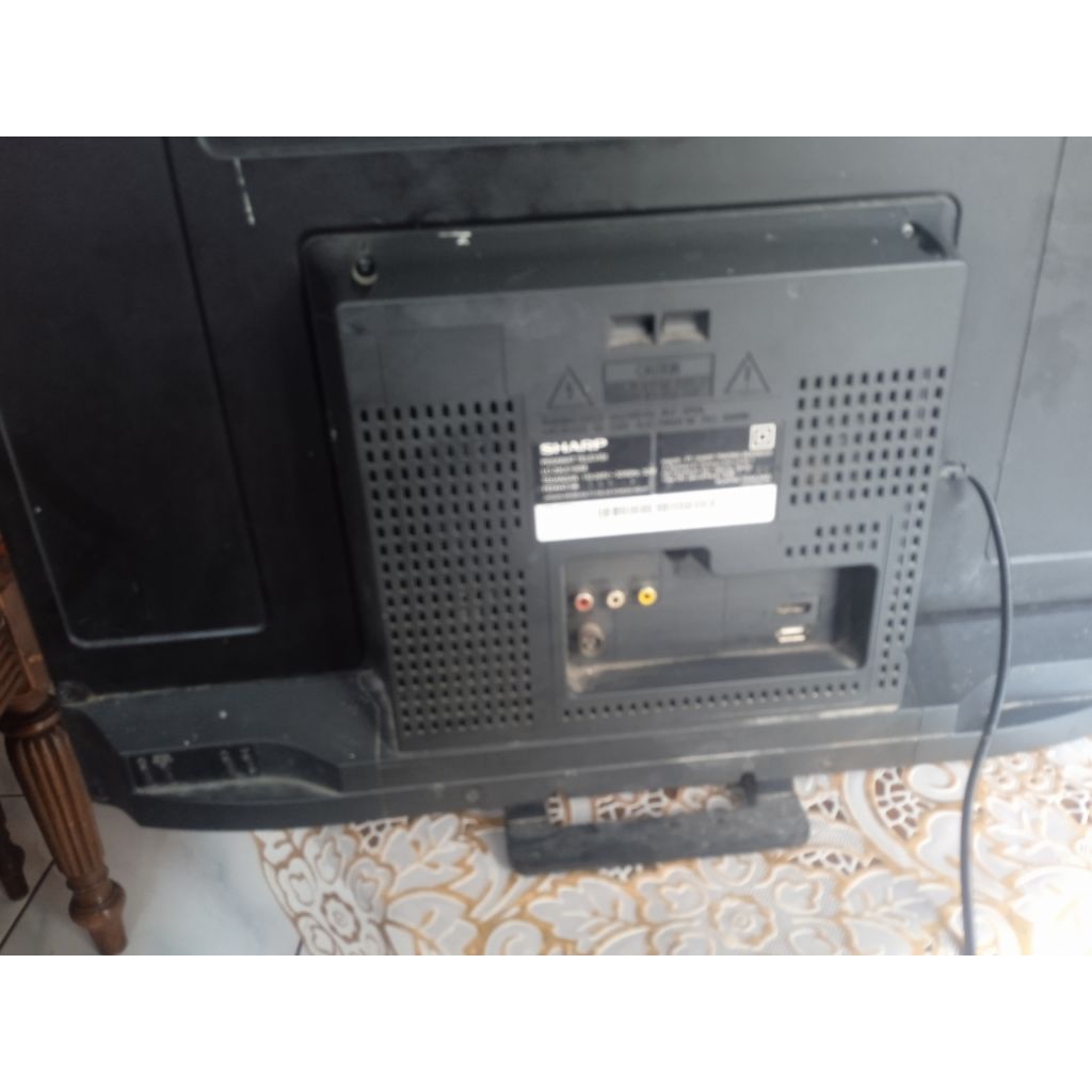 tv sharp 23 in kena layar