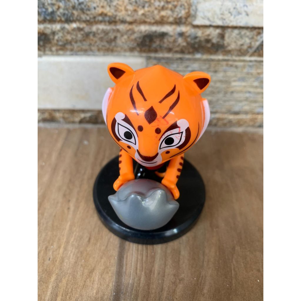 Mainan Happy Meal KFC figure Sanrio Dreamworks