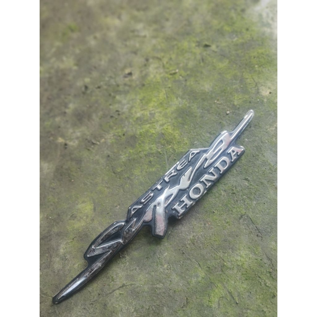 TULISAN EMBLEM DASI SUPRA 100 SUPRA X OLD ORIGINAL