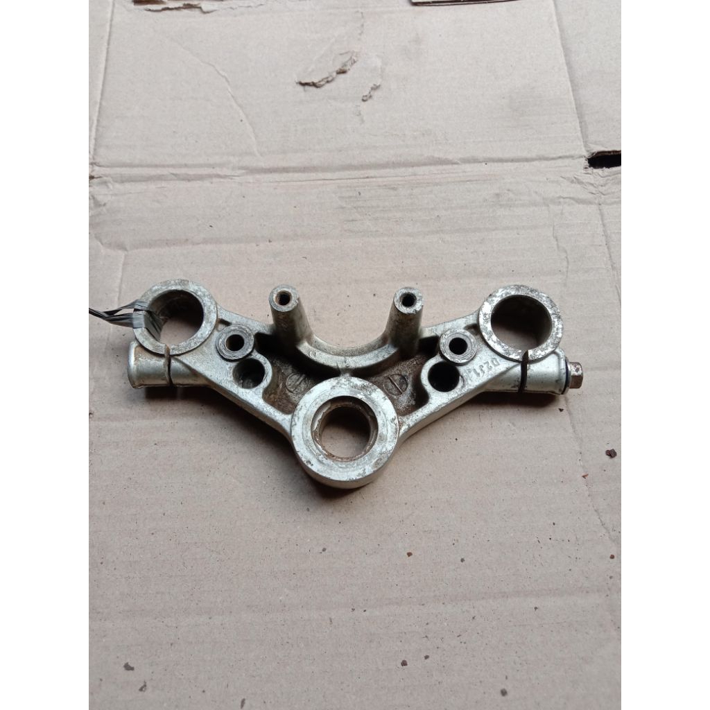 SEGITIGA BAGIAN ATAS SATRIA FU/ORI CABUTAN