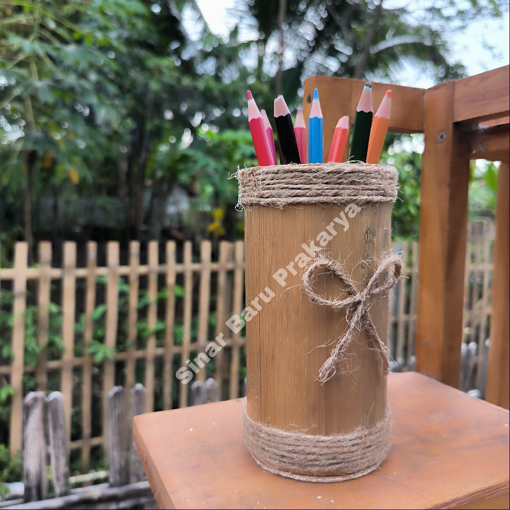 

Tempat Pensil Pencil Pulpen Pen Holder Aestetic dari Bambu Motif F