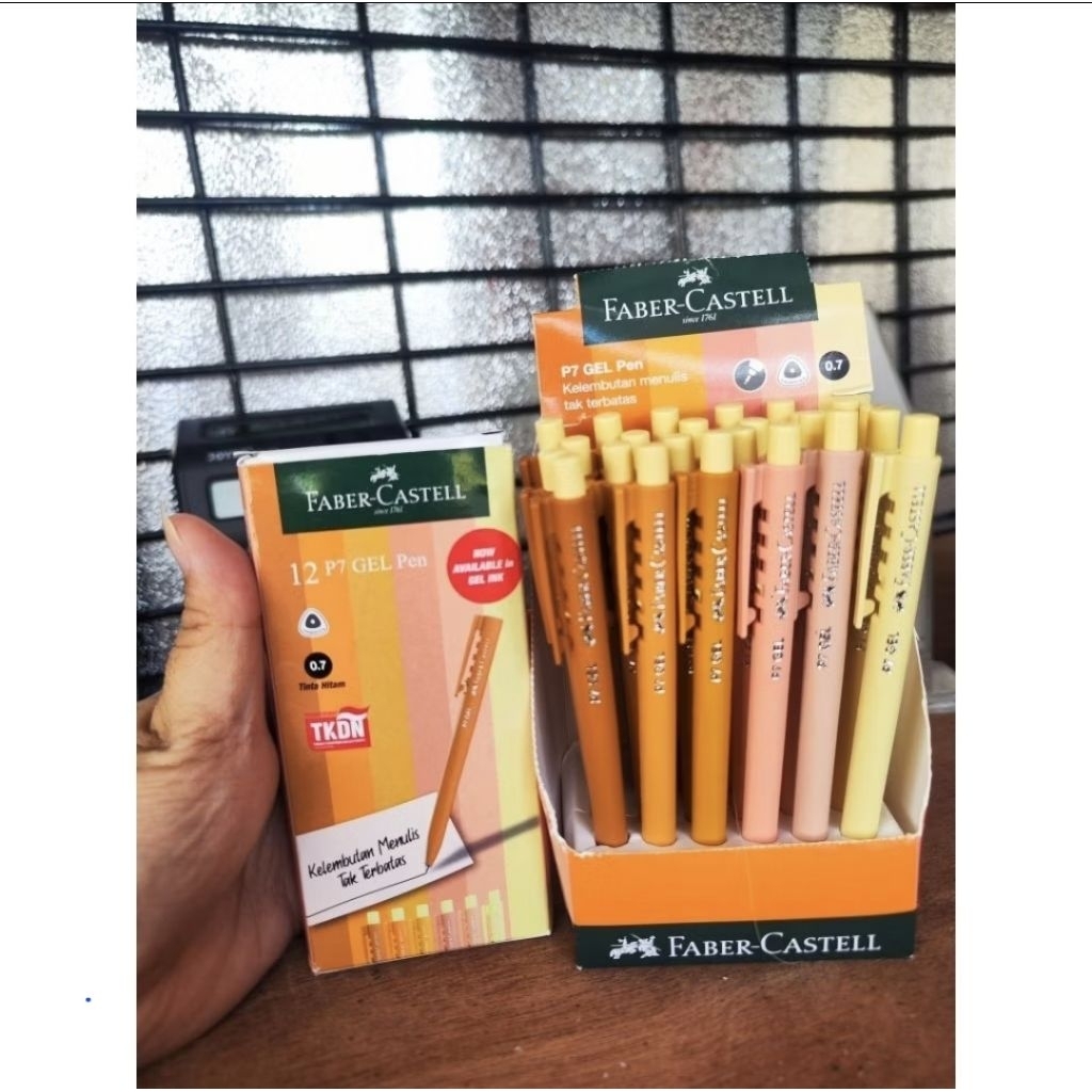 

Pena Faber Castell tipe p7 lusinan 0.7 (12pcs)