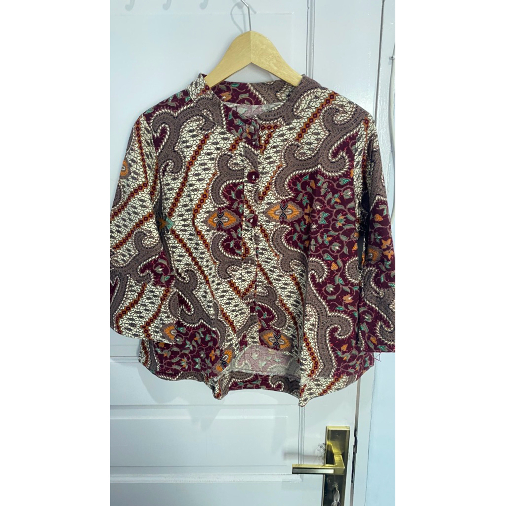 [PRELOVED] Batik Kemeja Wanita / Batik Kekinian / Atasan Wanita / Batik Wanita Lengan Panjang
