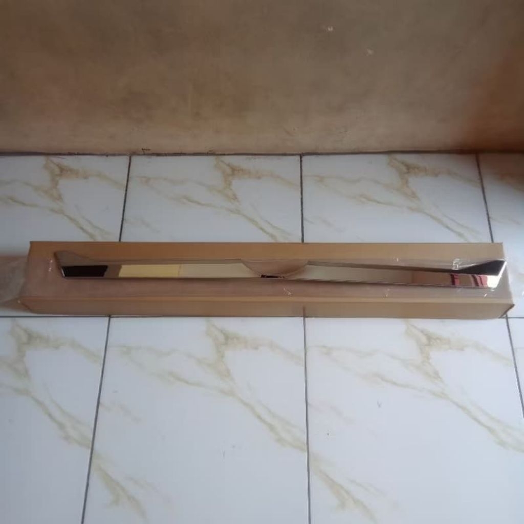 List Trunklid Bagasi Belakang Daihatsu Sigra Chrome