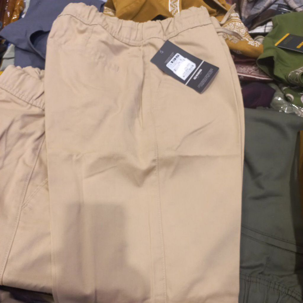 CELANA PENDEK BERMUDA S135 (KODE 31436)