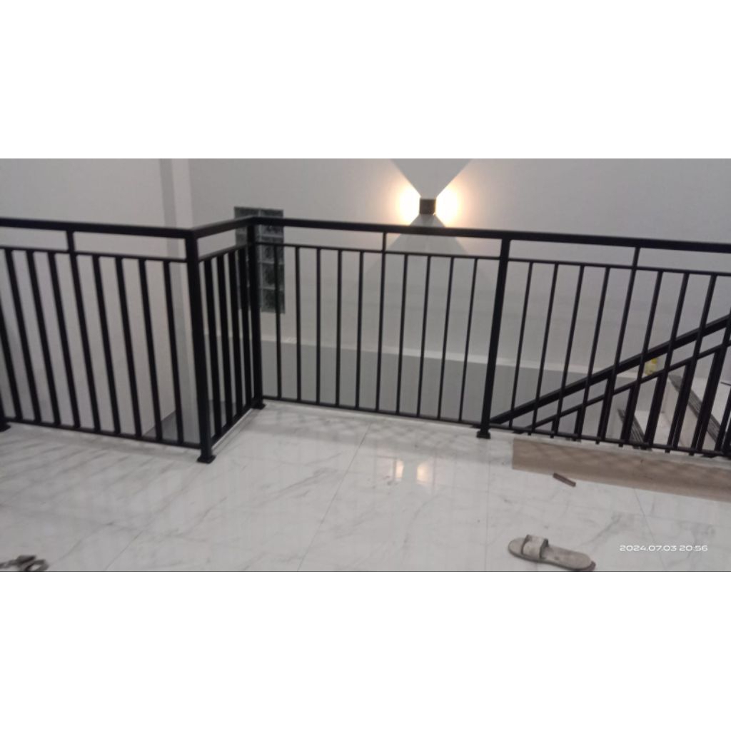 raling tangga balkon minimalis