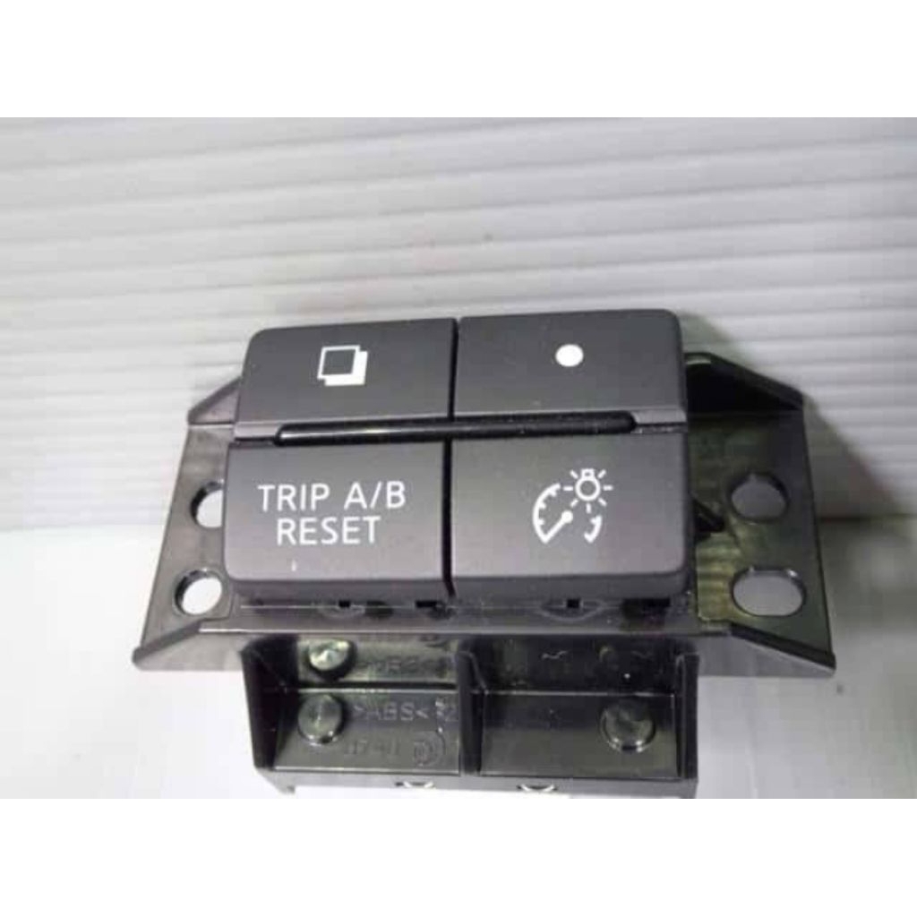 Switch Nissan Serena 2015 DAA-HFC26