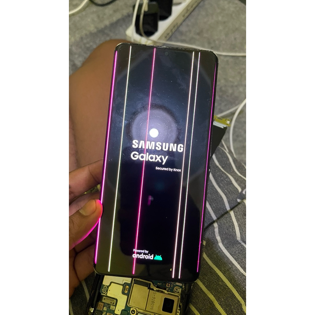 LCD S21 ultra Minus bergaris