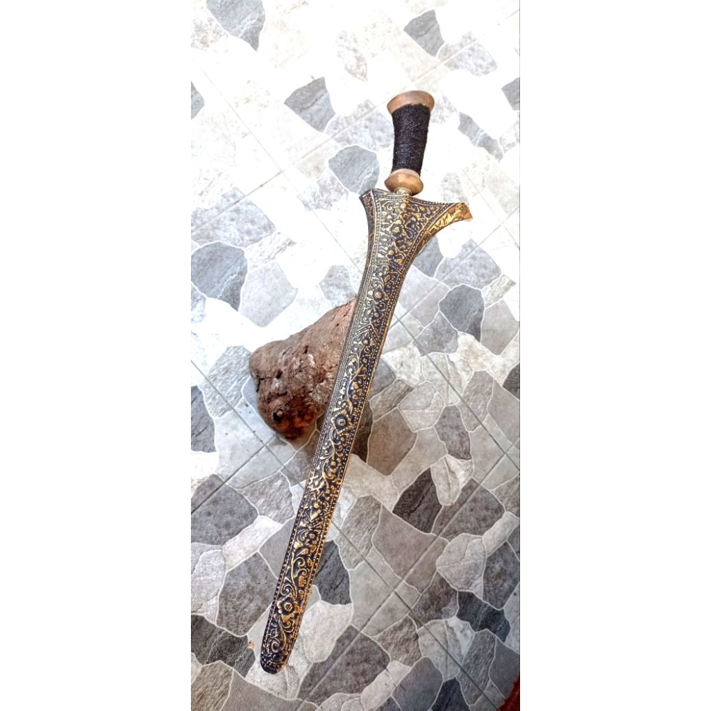 keris Bali pamor kulit semangka panjang bilah 45,cm dapur cacaran gagang cenangan