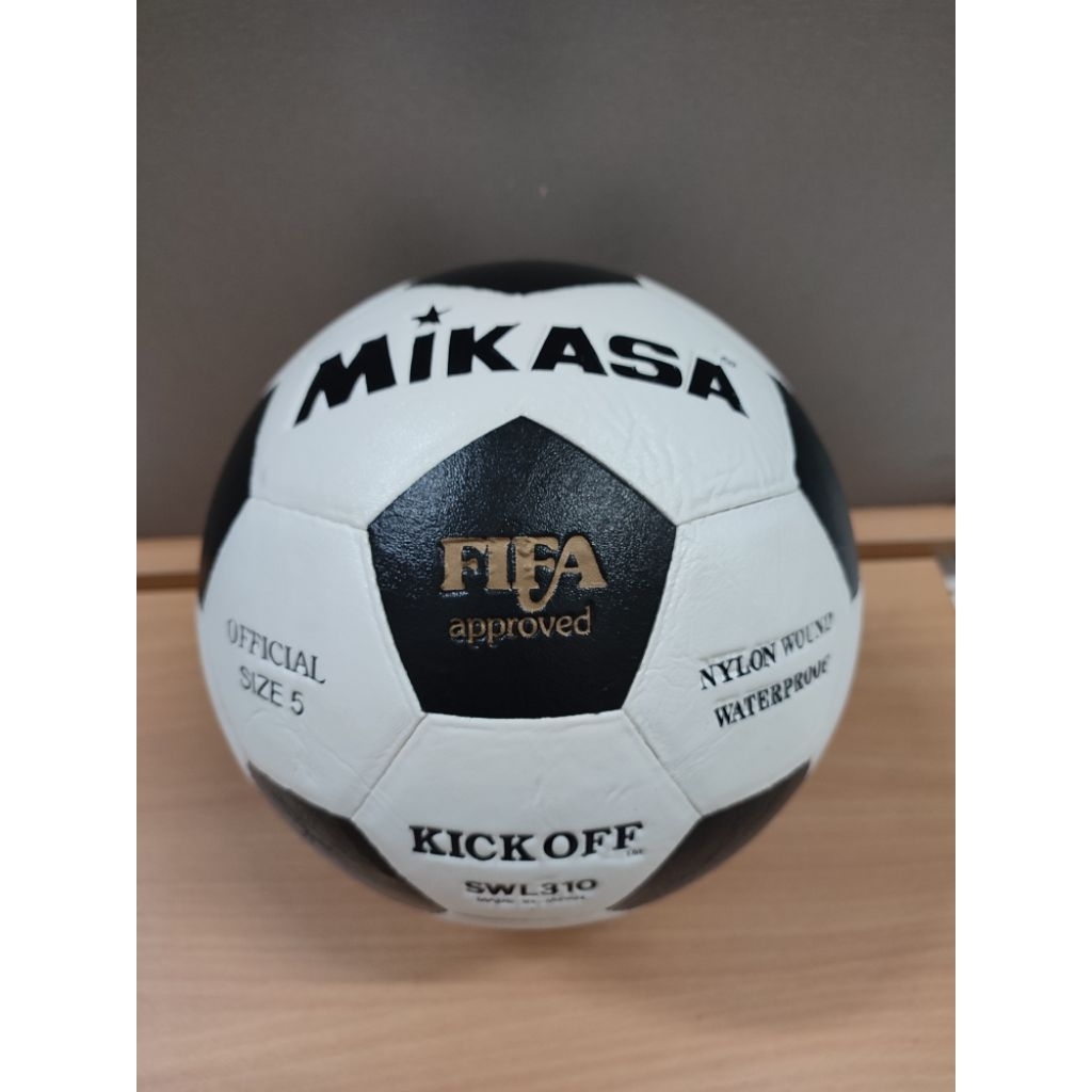 Bola Kaki Mikasa Hitam Putih Size 5