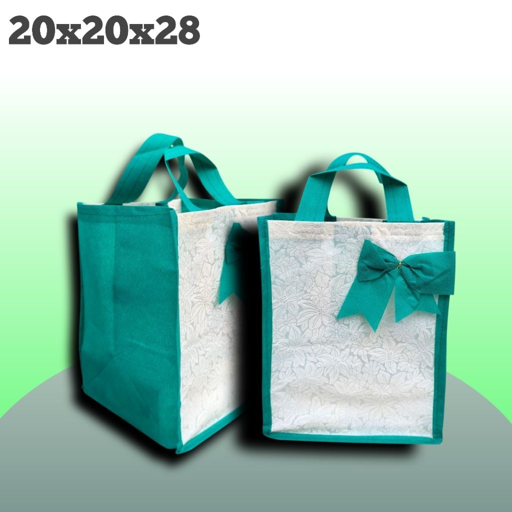 

Tas goodiebag pita embos ukuran 20x20x28 isi 12pcs