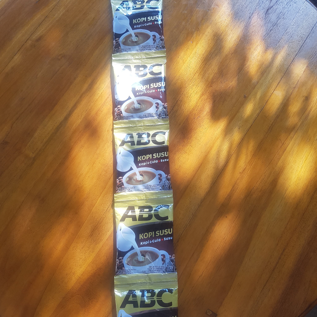 

ABC kopi susu mantap nak sekali, nikmati harmoni kopi, gula, dan susu dalam sekejap