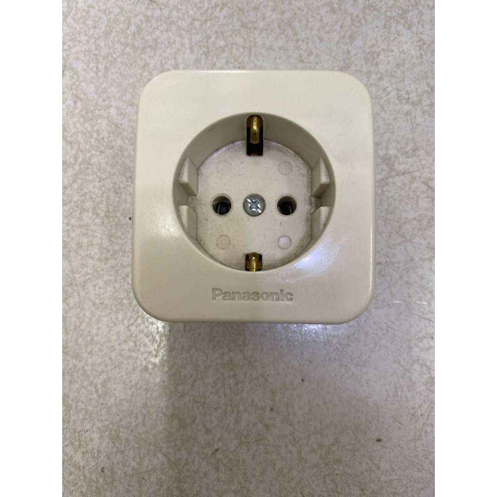 Panasonic stop kontak WKJ1131 outbow soket tempel OB WKJ1131 alphacube