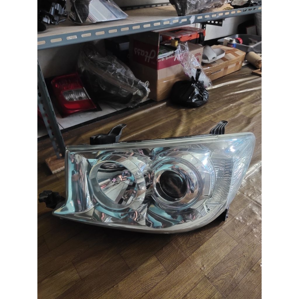 headlamp lampu depan fortuner 2010 2011 original