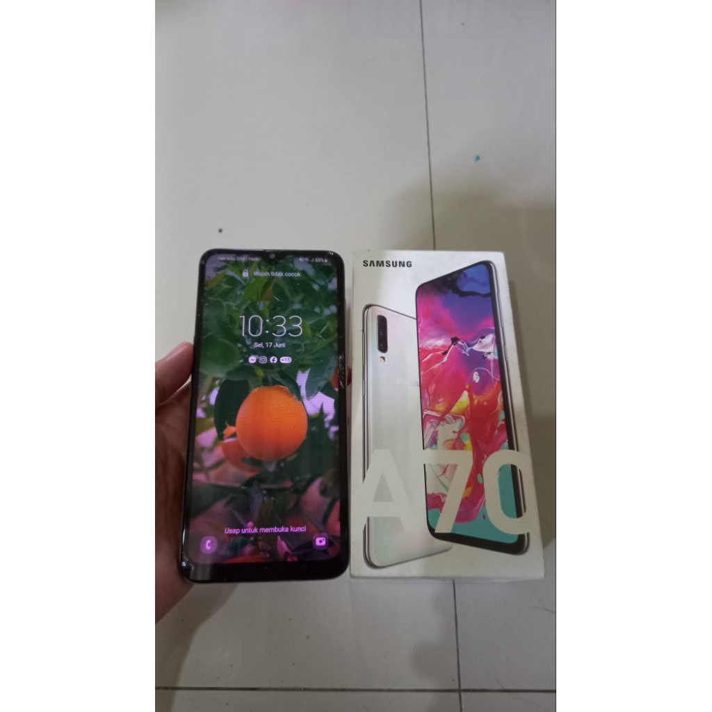 Samsung A70 Second minus