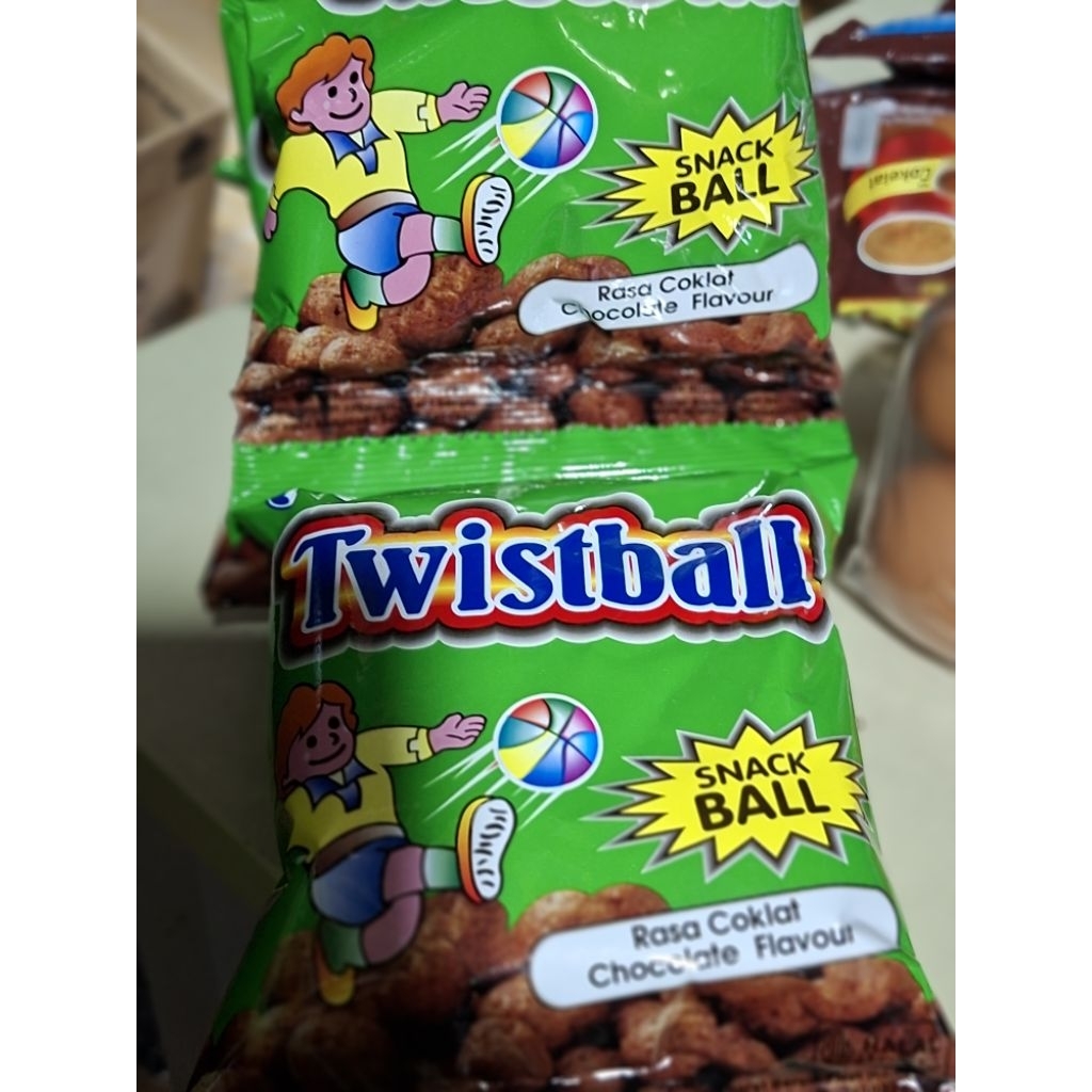 

makanan ringan TWISBALL Renceng isi 10 pcs