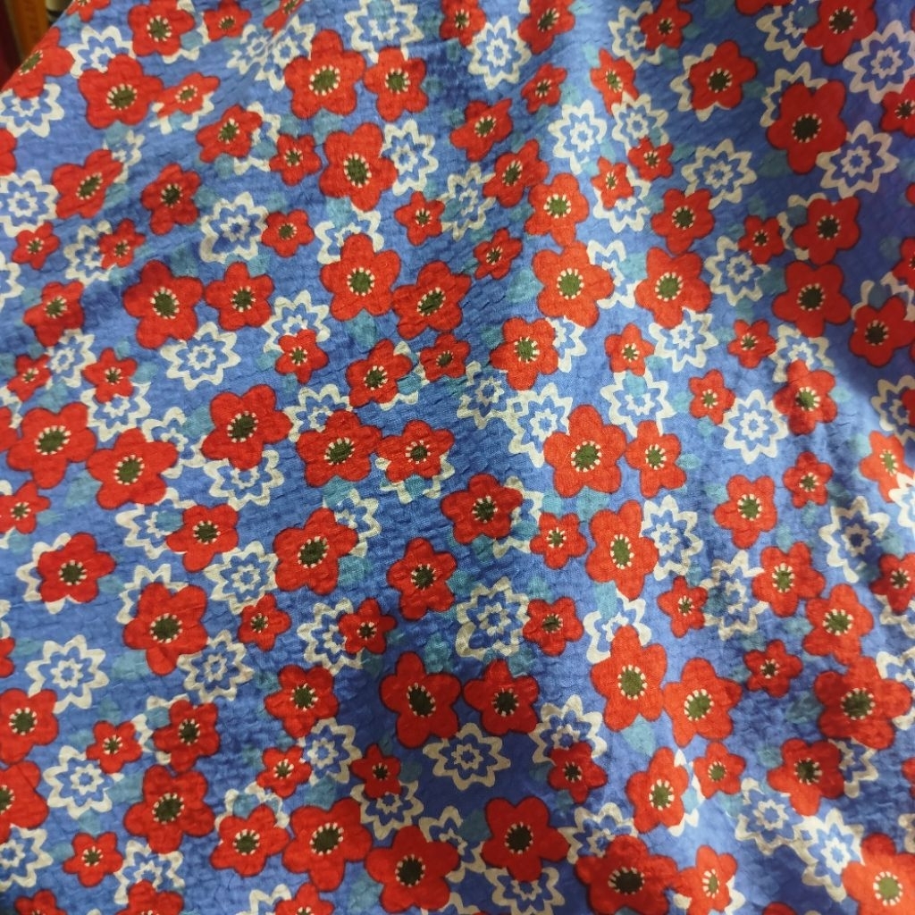 Kain Katun Kringkel Warna Cerah Motif Bunga Vintage - Bahan Katun Kringkel Motif Bunga Merah Biru – 