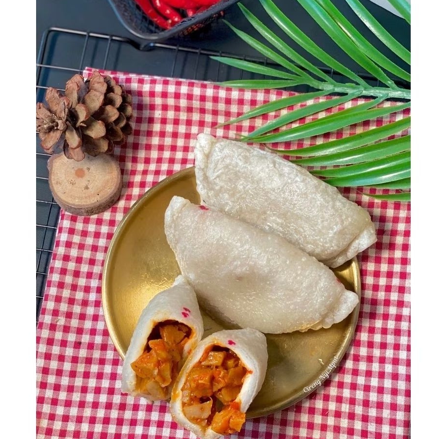 

cireng isi Bakso pedas