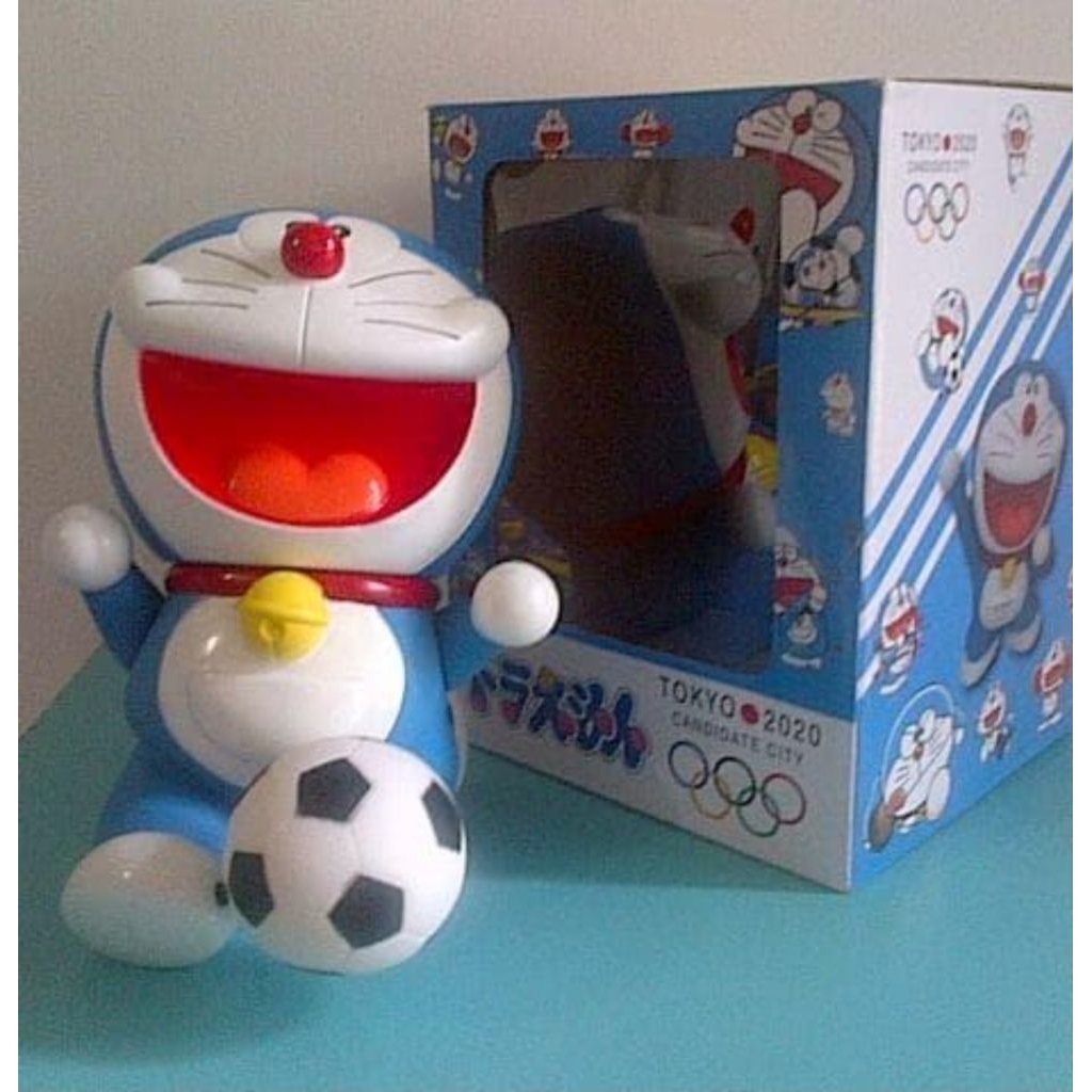 figure doraemon jumbo tokyo sepak bola olimpiade 2020 original