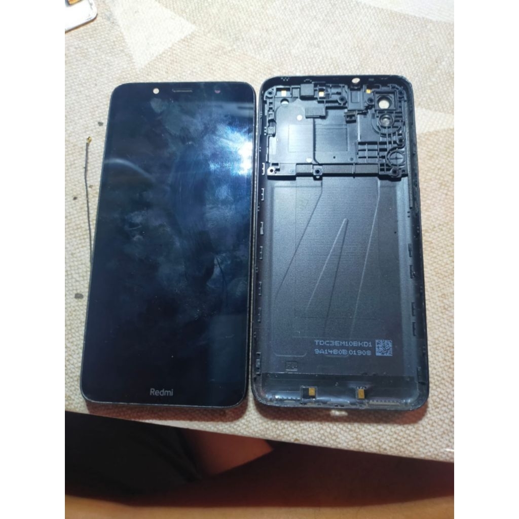 lcd  xiomi 7a ori copotan jual unit sama batre....tanpa mesin doang