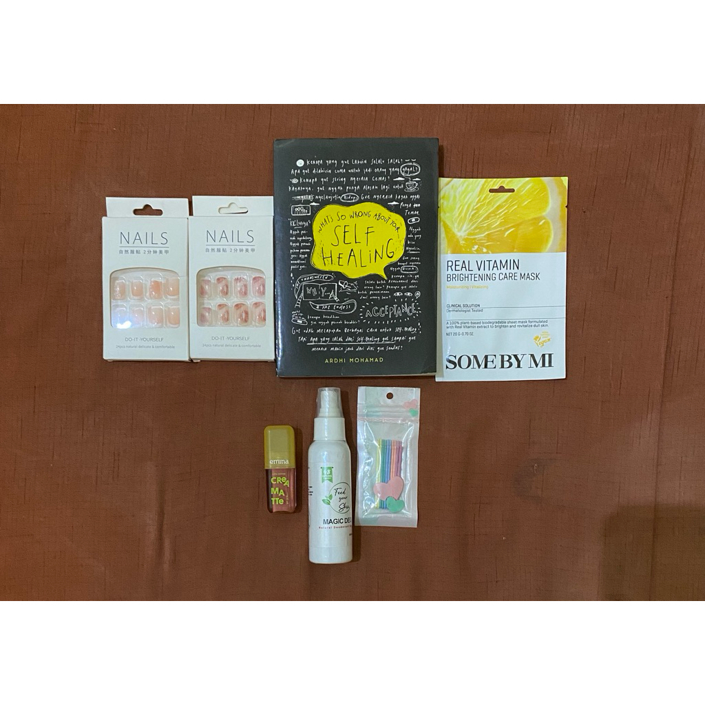 FREE GIFTUNTUK PEMBELIAN MINIMAL 3 BARANG (SEMUA GIFT NYA ADALAH BARANG BARU BUKAN BEKAS)