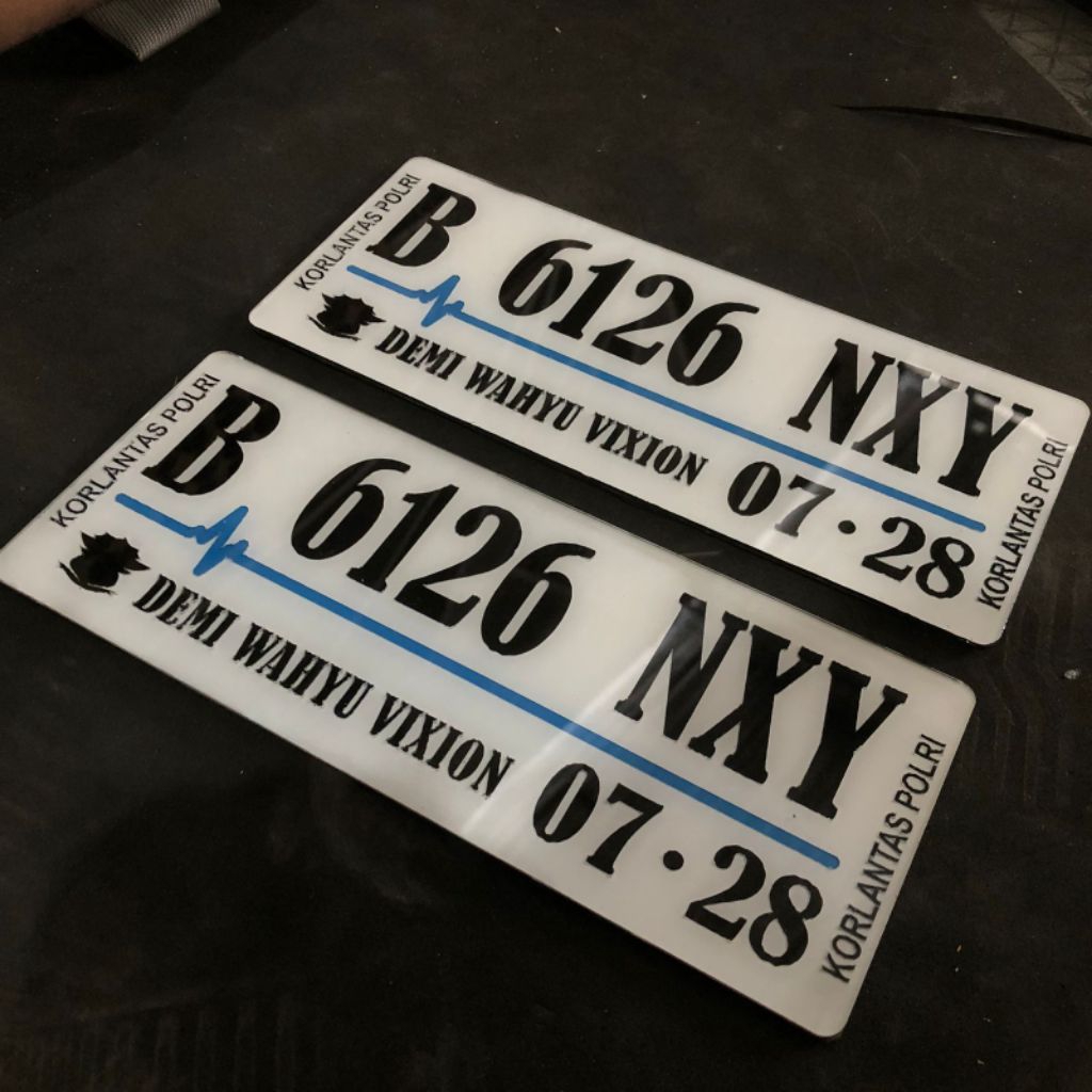 plat nomor motor akrilik baut tanem/plat nomor motor akrilik