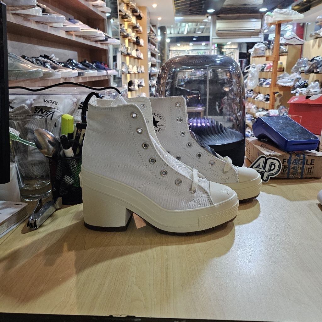 Converse Chuck Taylor All Star 70s De Luxe Beige White Heels