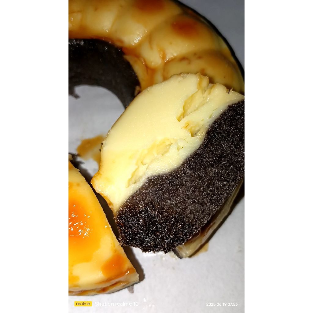 

Bolu ketan hitam Cheese size18