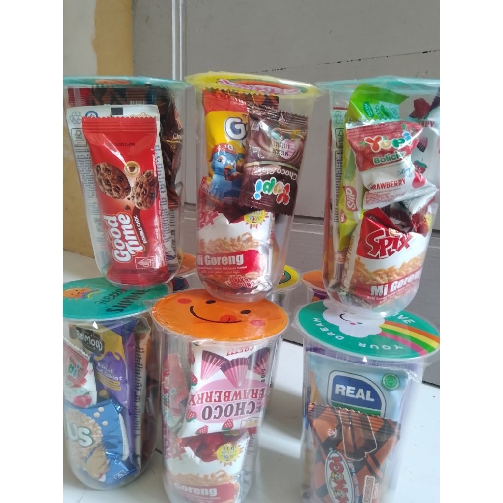 

Snack Gift Hampers Ulang Tahun Murah