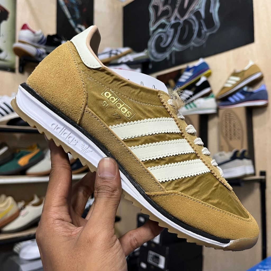 SEPATU ADIDAS SL72 BNIB