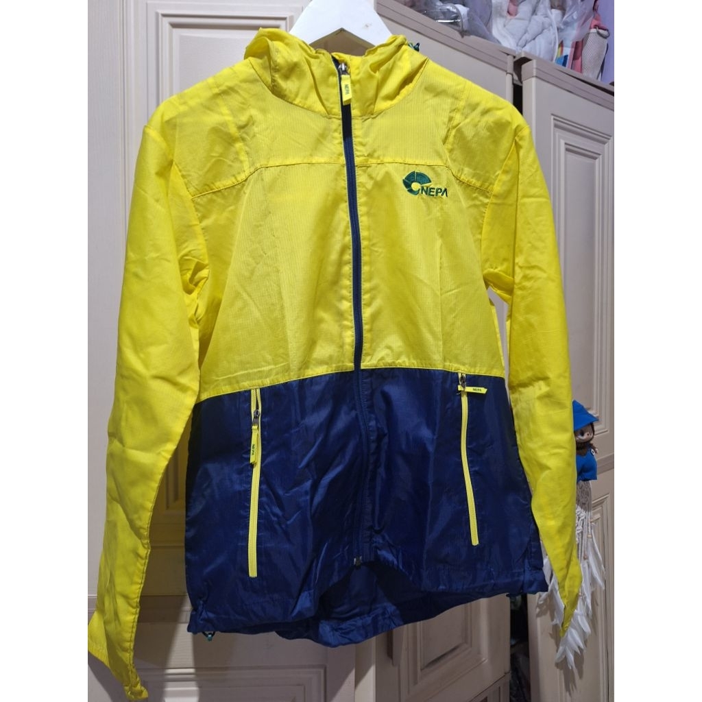 Jacket Nepa berhodie keren bahan parasut buat olga preloved sz M