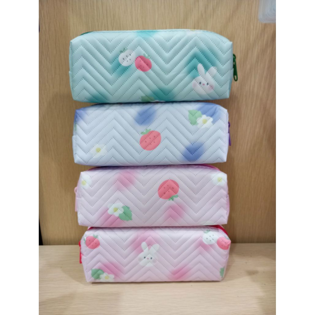 

(1PCS) KOTAK PENSIL RAINBOW MOTIF