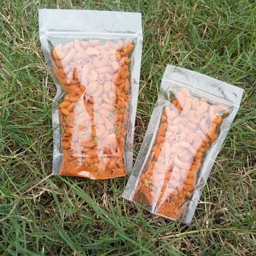

makroni pedas daun jeruk kemasan kecil