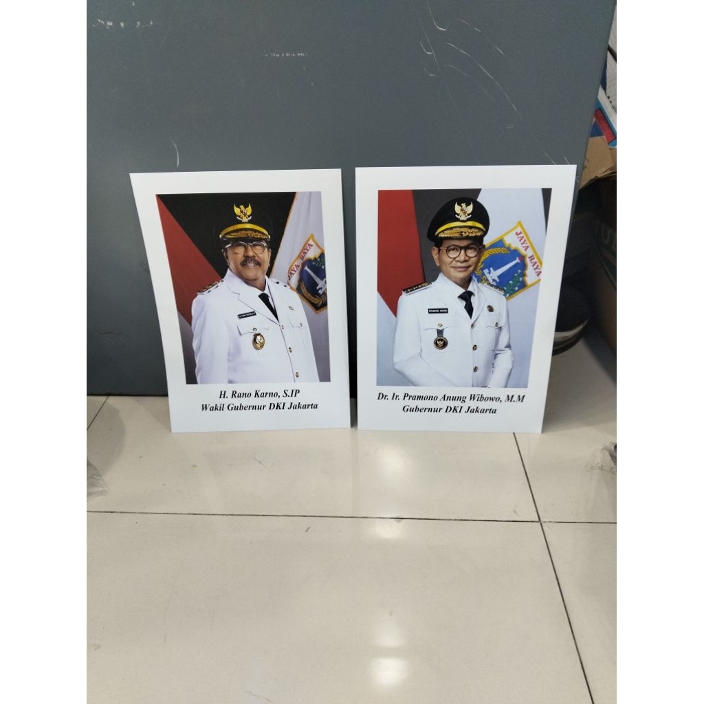 kertas foto gubernur dan Wakil gubernur DKI Jakarta