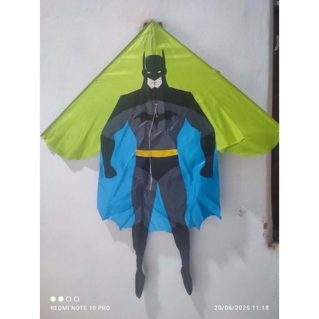 layangan  spidermen/,batman  bahan kain
