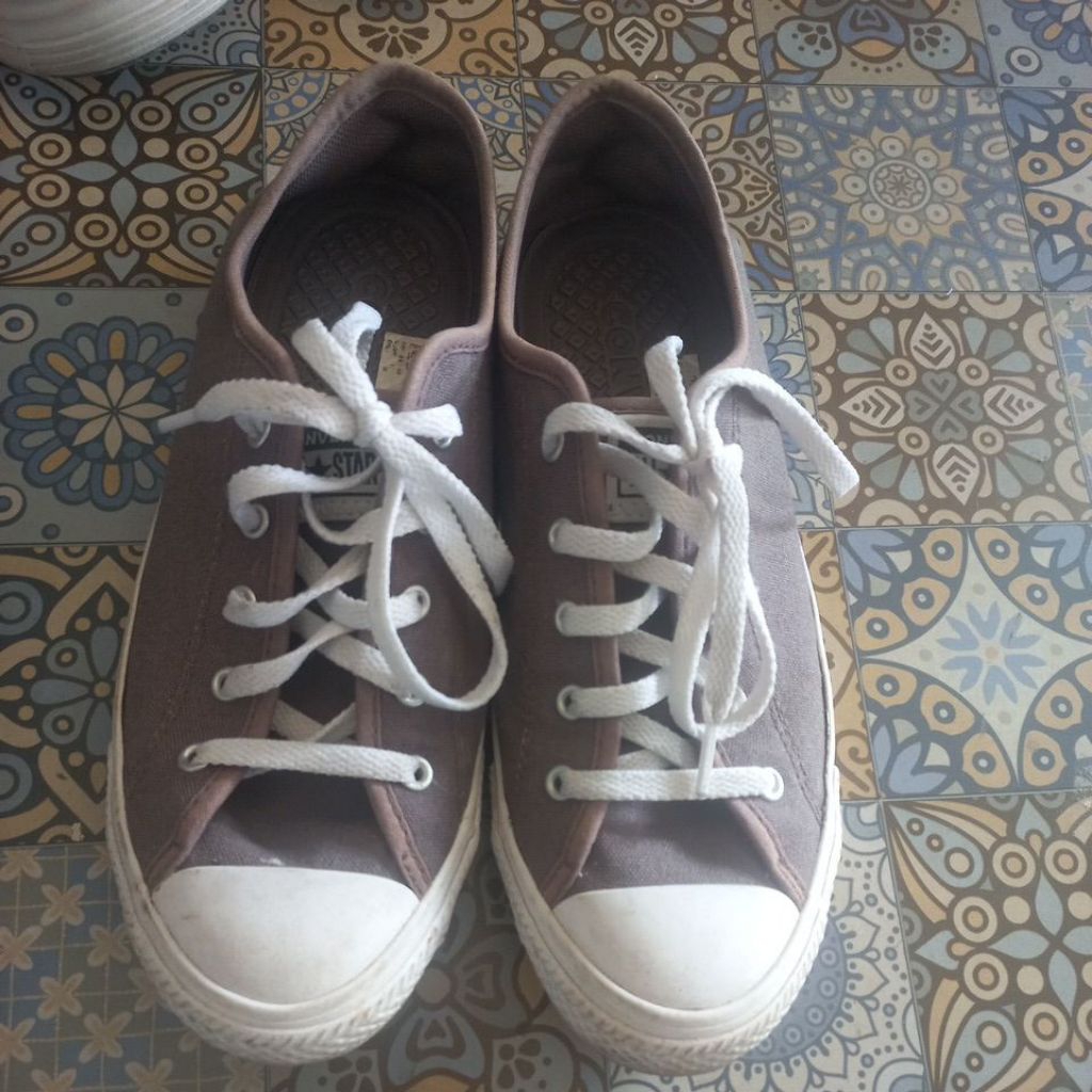 PRELOVED SEPATU CONVERSE
