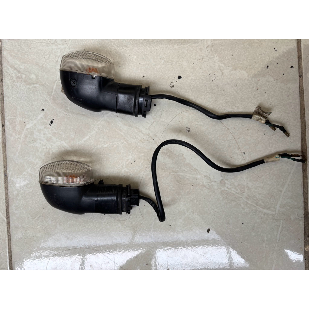 lampu sein depan yamaha xsr