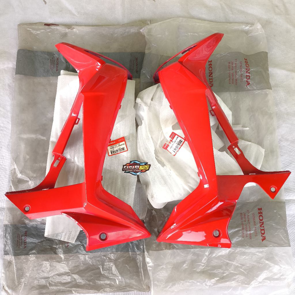 cover sayap depan set kanan kiri Supra x 125 Batman merah original AHM