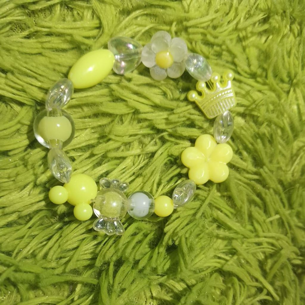 gelang manik manik hijau stabilo