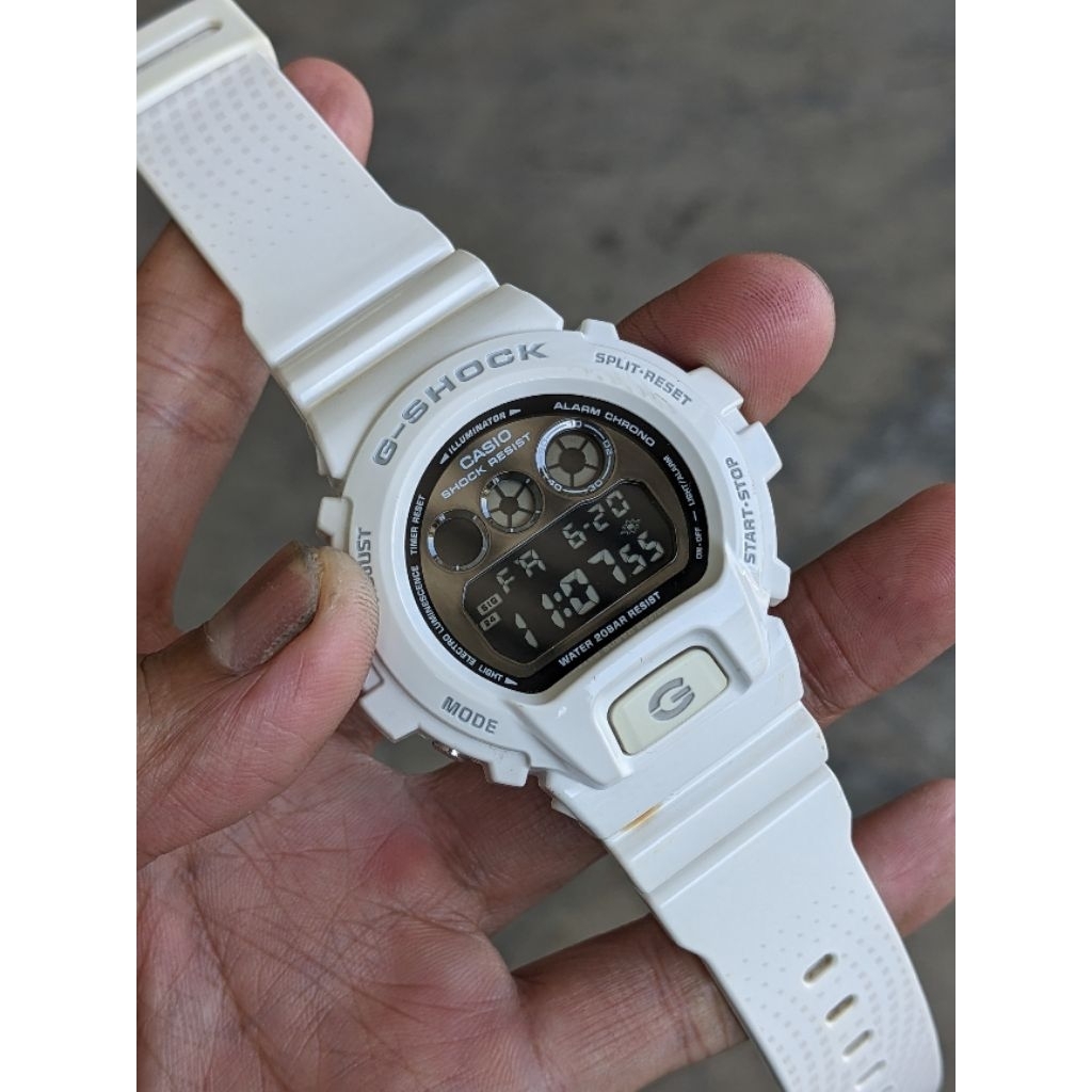 jam tangan tangguh DW 6900 NB