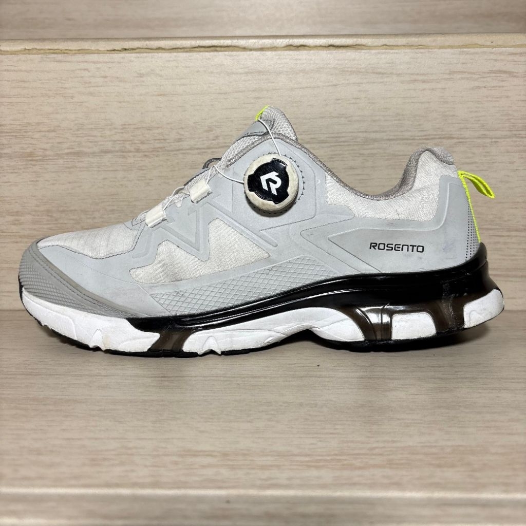 SEPATU OUTDOOR  TREKKING HIKING & RUNNING ROSENTO BOA SYSTEM / TALI PUTAR SECOND ORIGINAL  [ MURAH ]