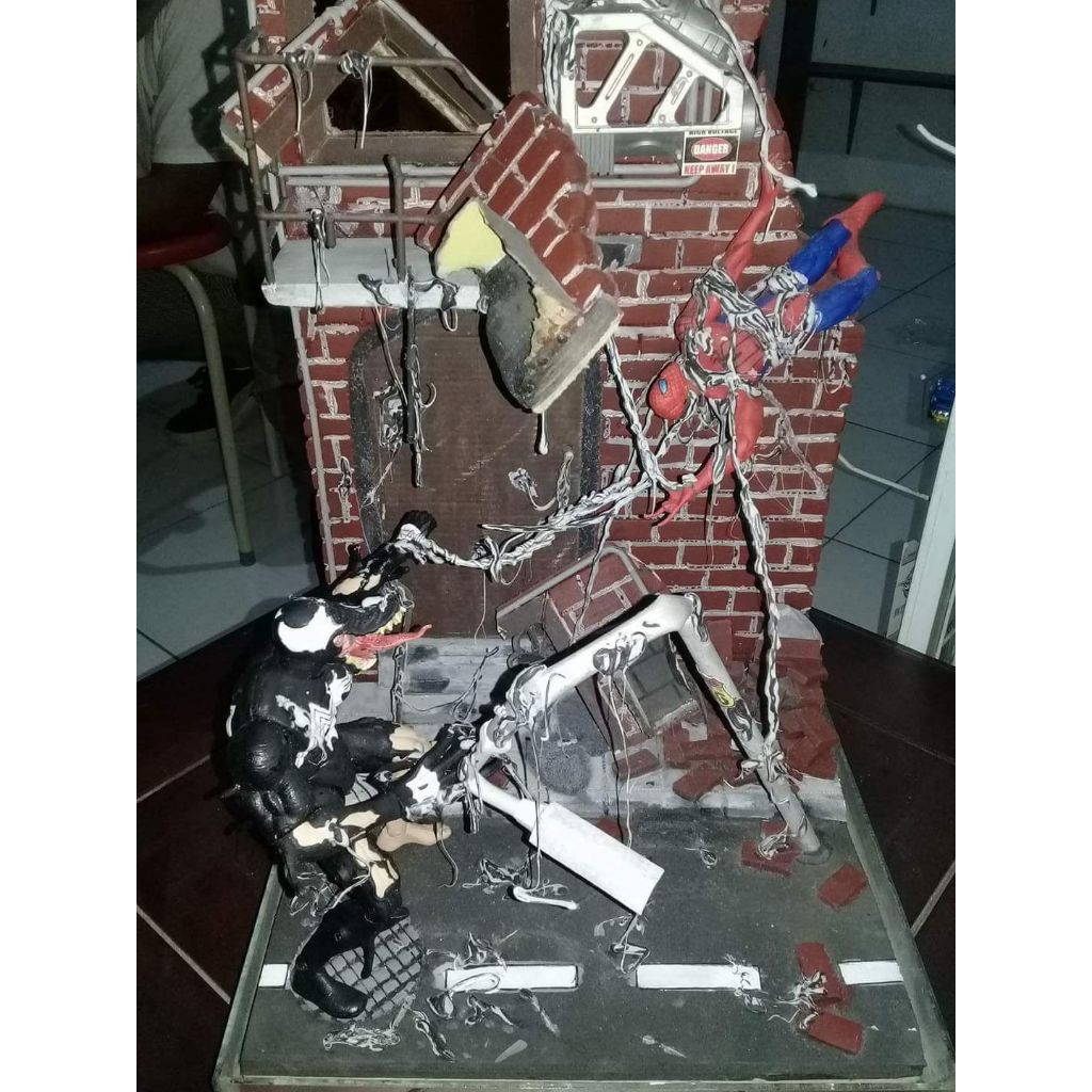 SET DIORAMA + FIGURE SPIDERMAN & VENOM