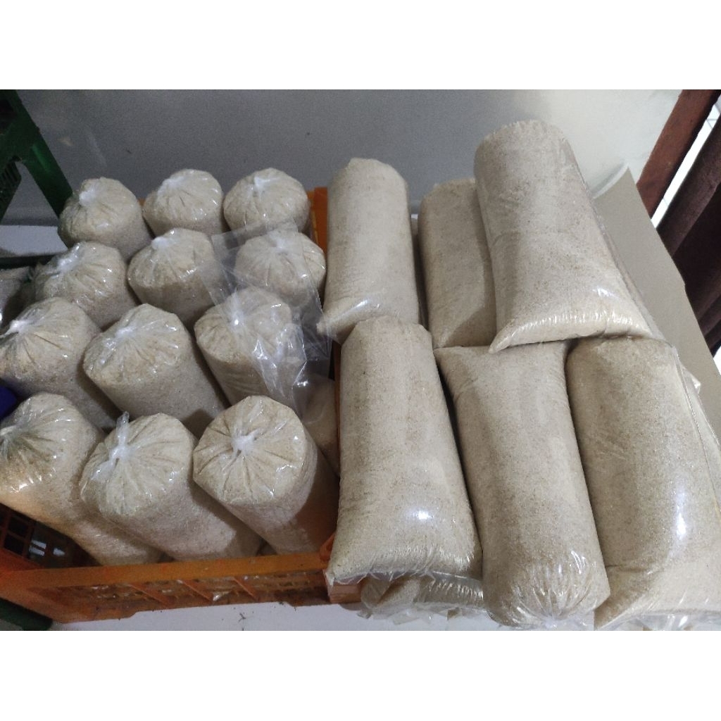 

GULA PASIR KRISTAL MERK RAJA GULA CURAH REPACK KEMASAN 1/4 KG 0,25KG 250 GRAM MURAH