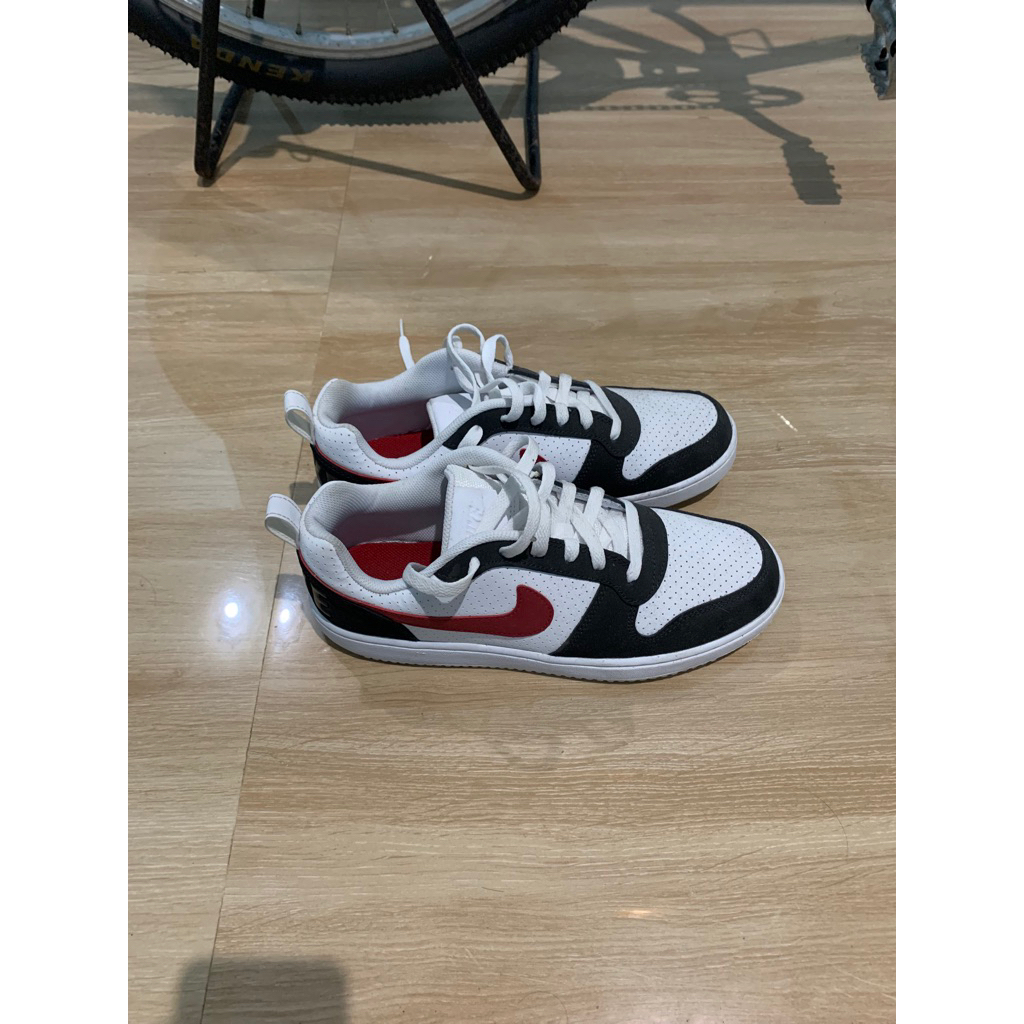 Nike Court Borough Low